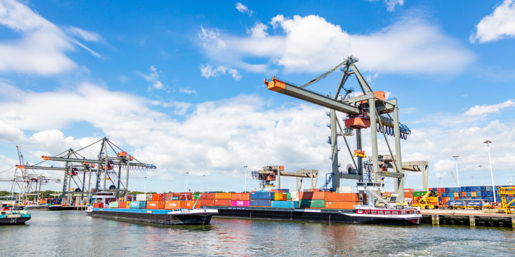 Rotterdam port handles record 240m tonnes of cargo - Levaco